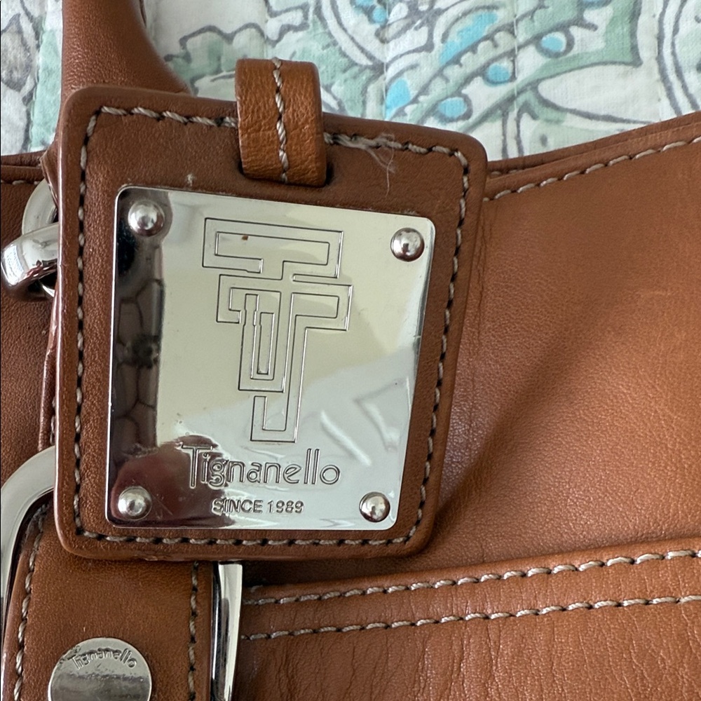 Tignanello Tan Leather Shoulder Bag - Picture 2 of 6